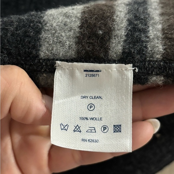 Gorgeous wool Lands' End Charcoal Button-Up Coat - Picture 4 of 4